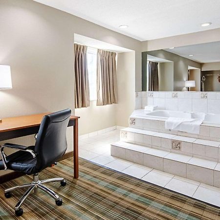 בריסטול Quality Inn & Suites I-81 Exit 7 מראה חיצוני תמונה