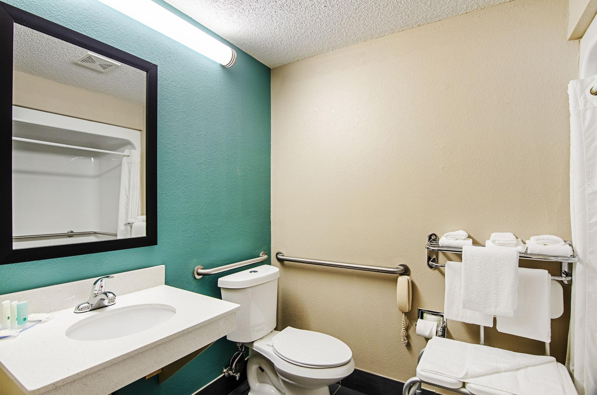 בריסטול Quality Inn & Suites I-81 Exit 7 מראה חיצוני תמונה