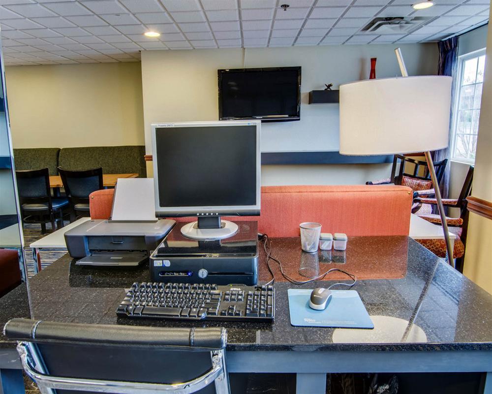 בריסטול Quality Inn & Suites I-81 Exit 7 מראה חיצוני תמונה
