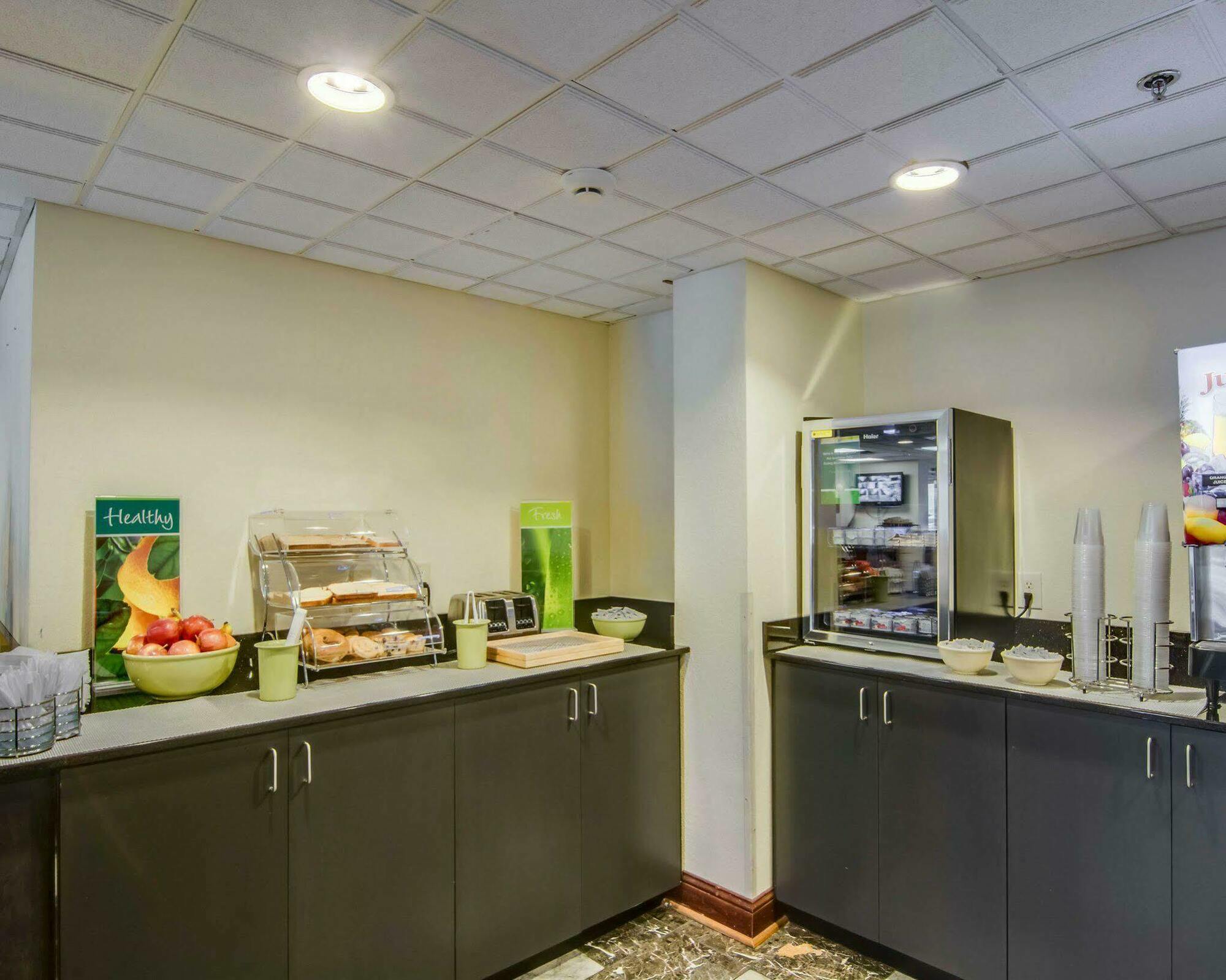 בריסטול Quality Inn & Suites I-81 Exit 7 מראה חיצוני תמונה