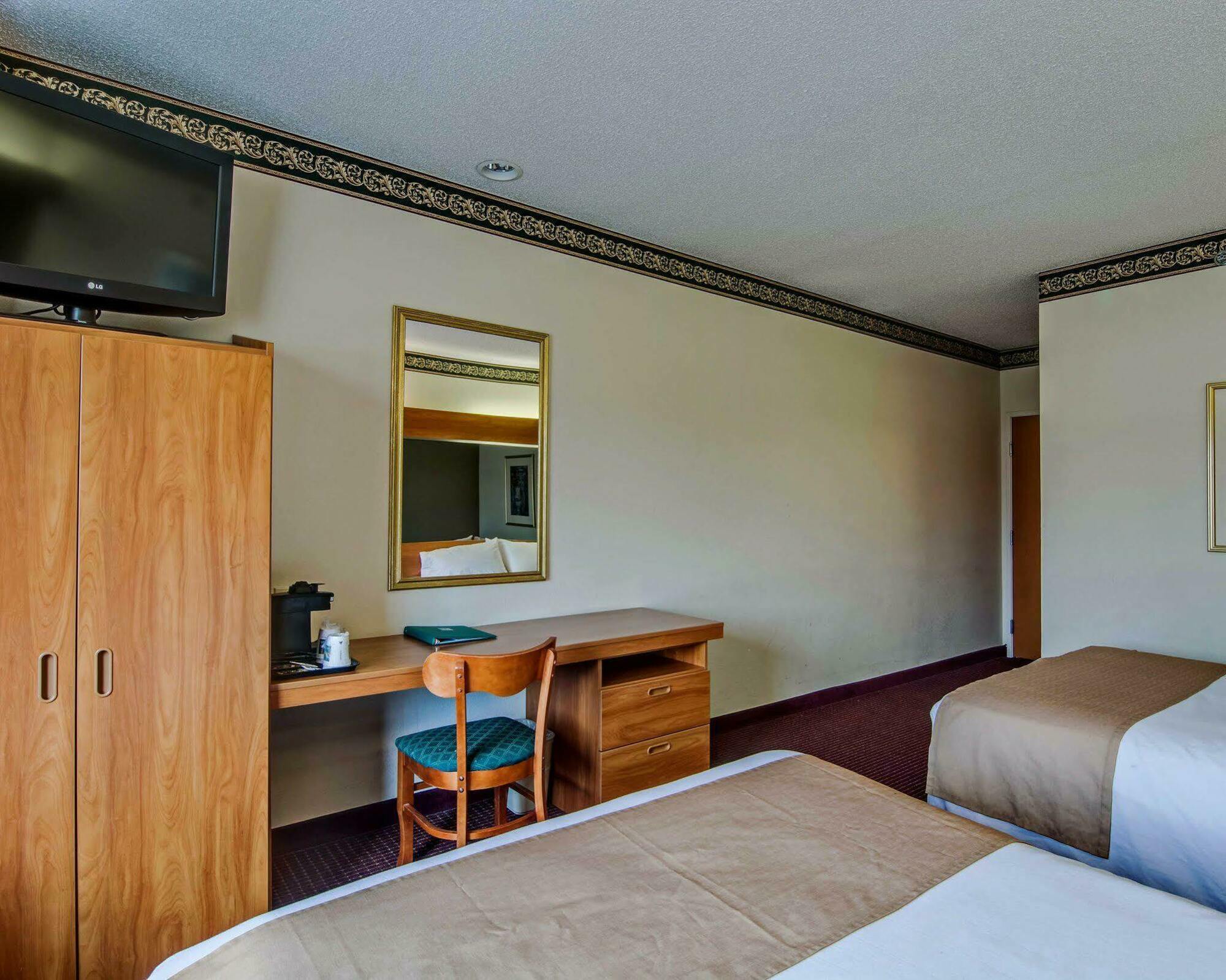 בריסטול Quality Inn & Suites I-81 Exit 7 מראה חיצוני תמונה