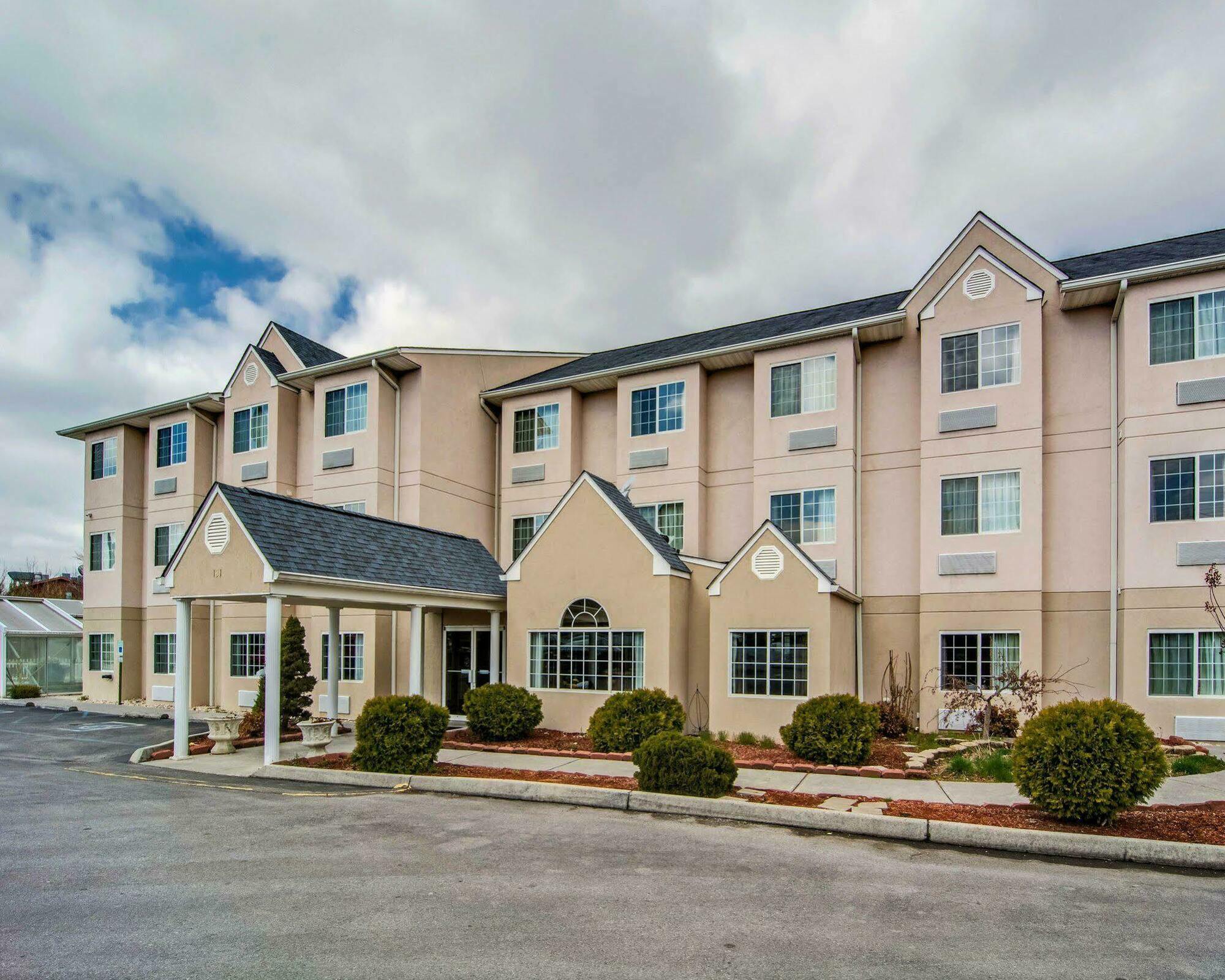 בריסטול Quality Inn & Suites I-81 Exit 7 מראה חיצוני תמונה