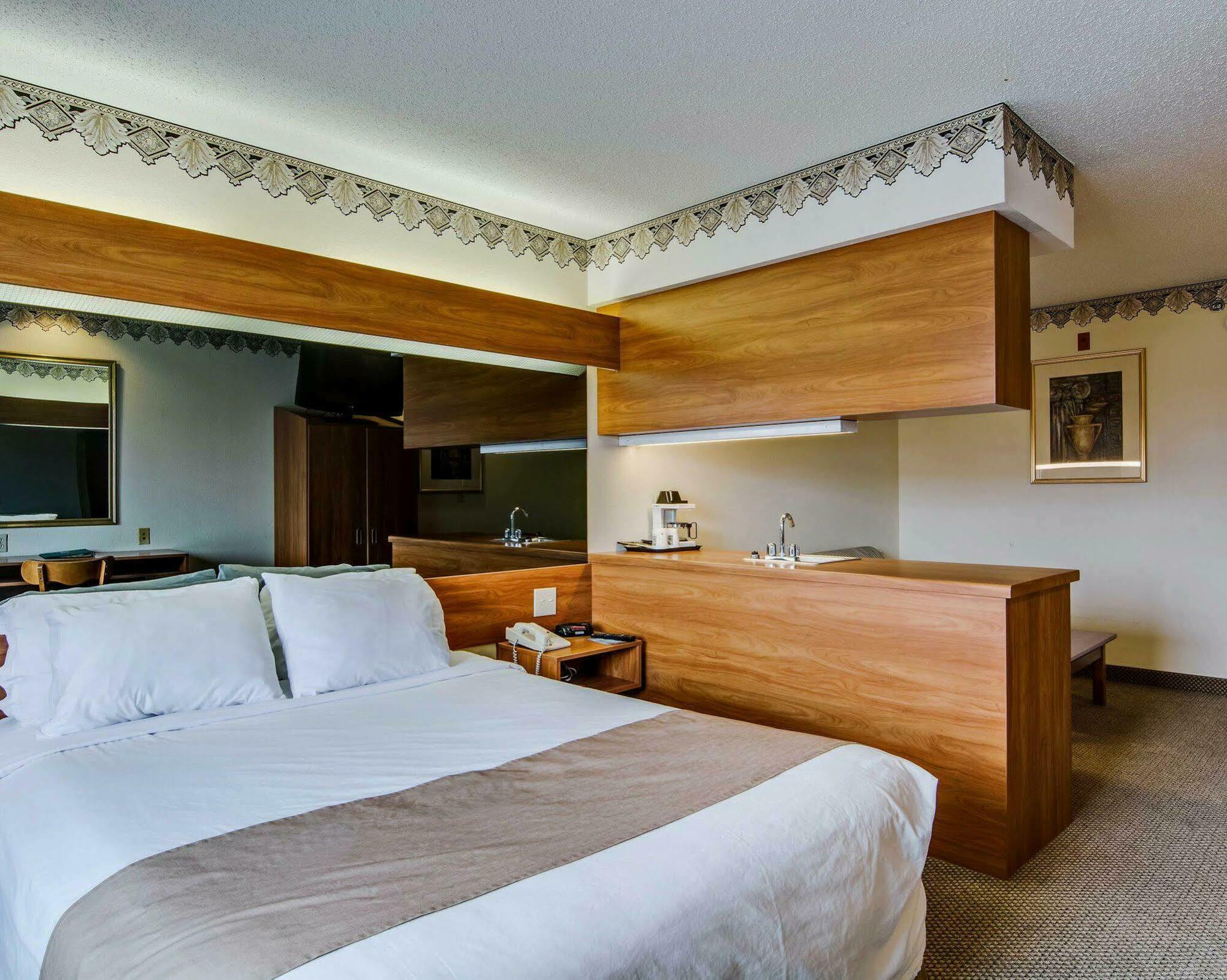 בריסטול Quality Inn & Suites I-81 Exit 7 מראה חיצוני תמונה